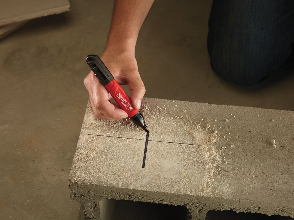Milwaukee - Marker negru cu varf lat, 1- 4.8 mm [48223103]